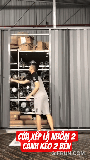 cửa xếp lá nhôm đặc 2 cánh kéo 2 bên